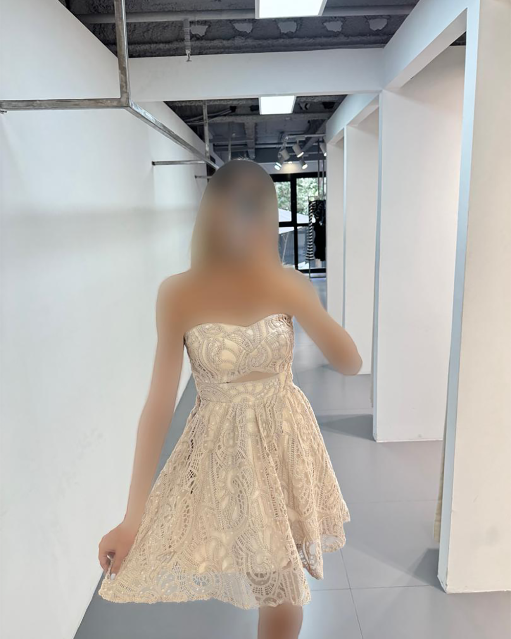 chic dress