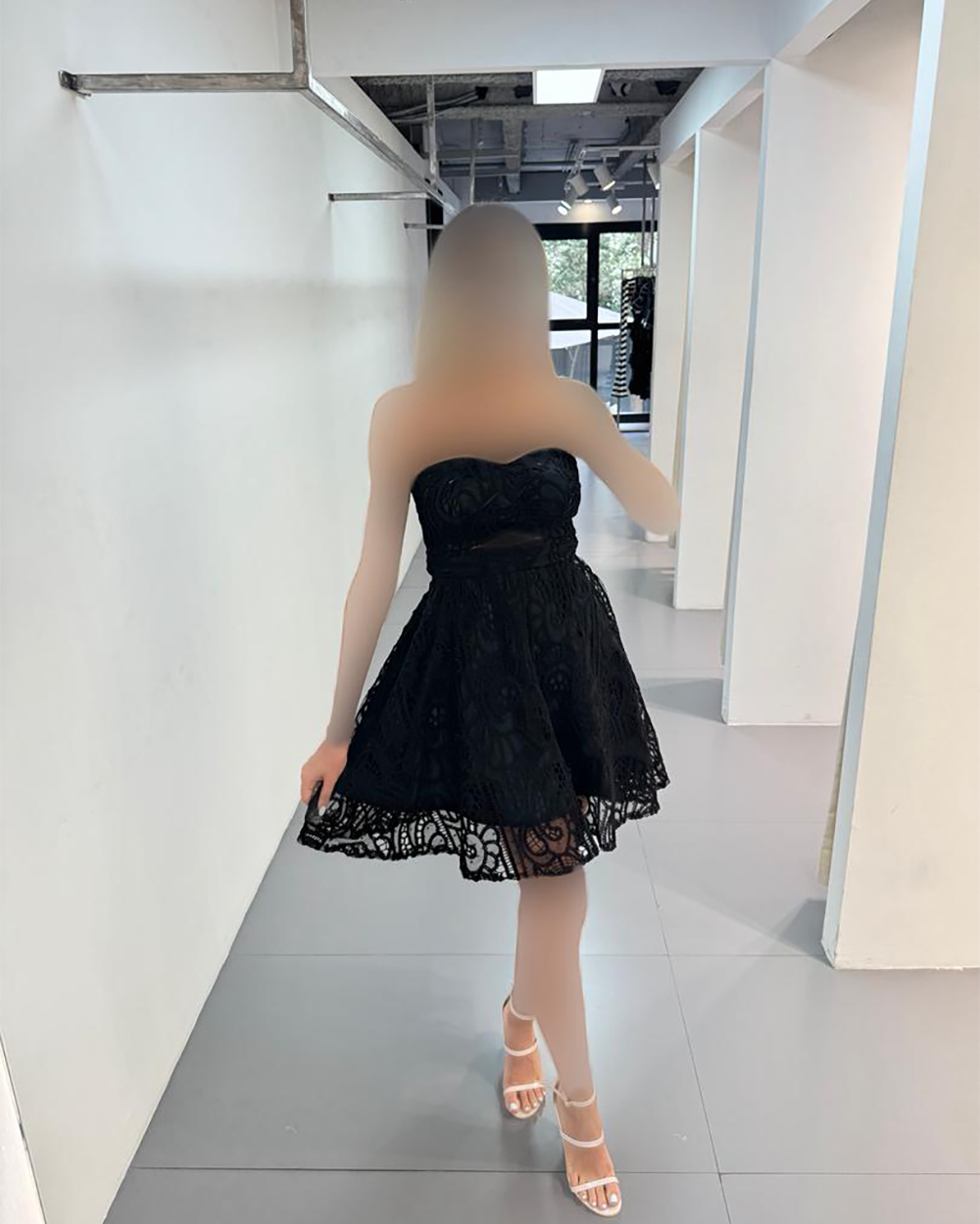 chic dress