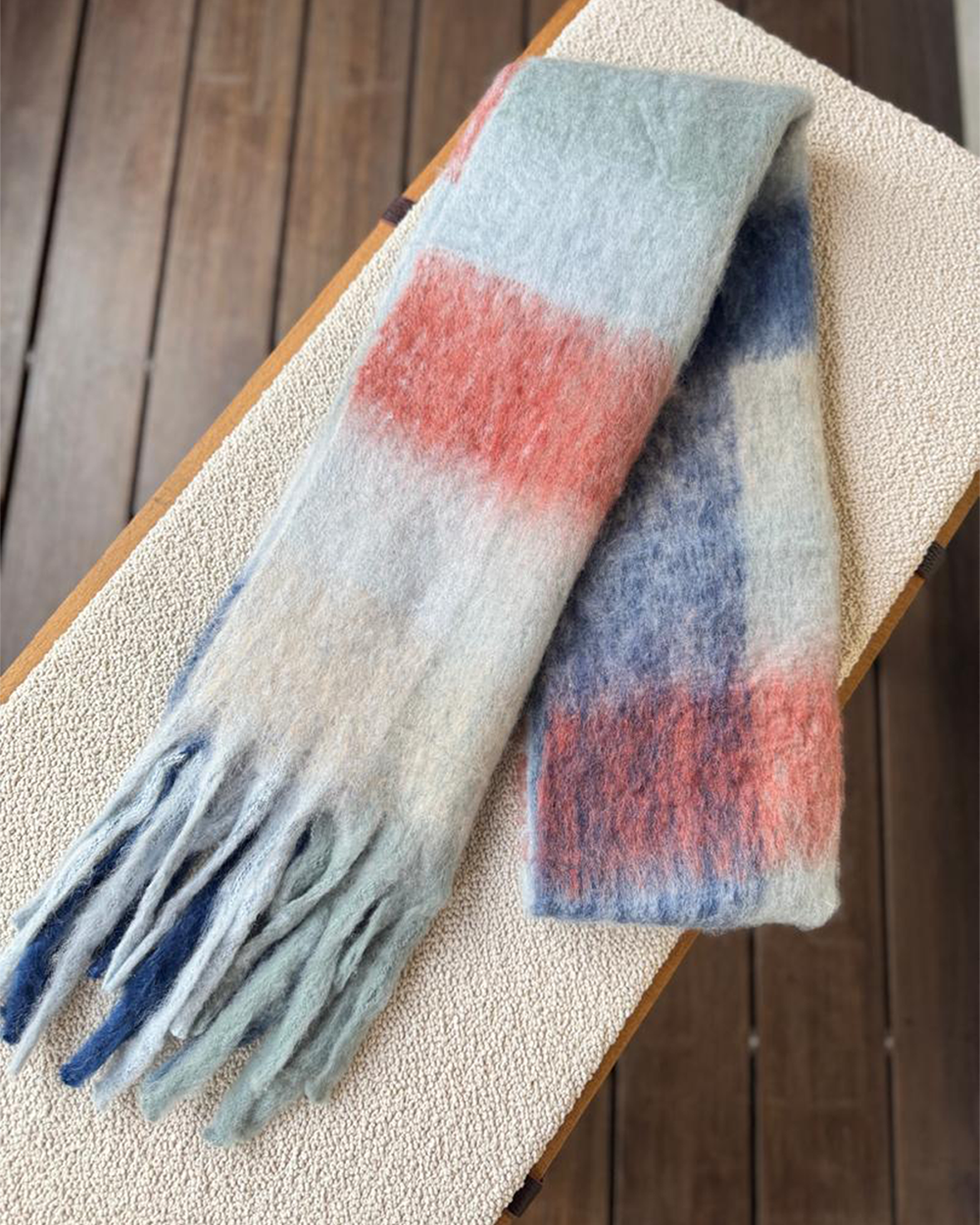 بیگ اسکارف چهارخانه