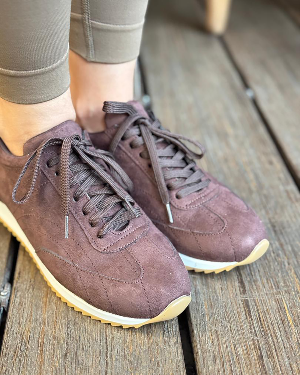 کتونی chocolate