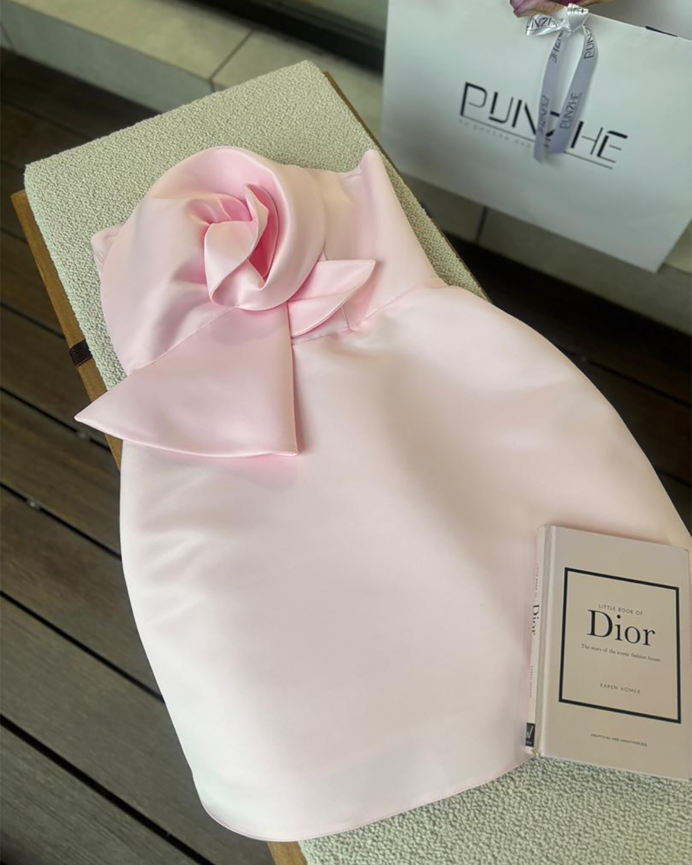 پیراهن جلو گل