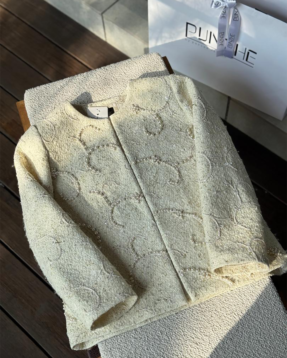 کت شنل سفید تک