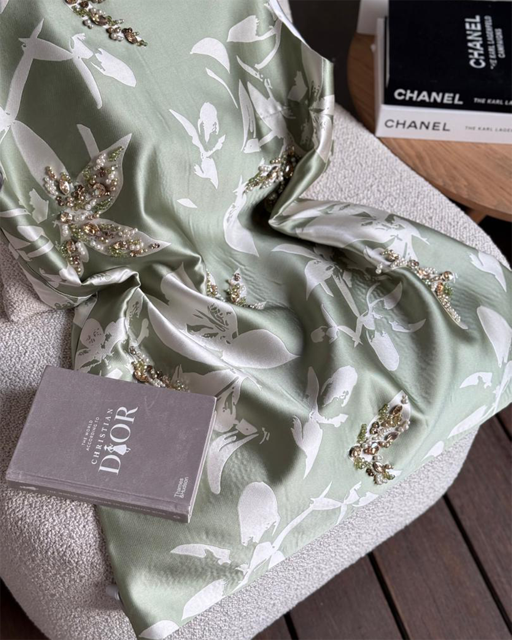 پیراهن گل کار شده