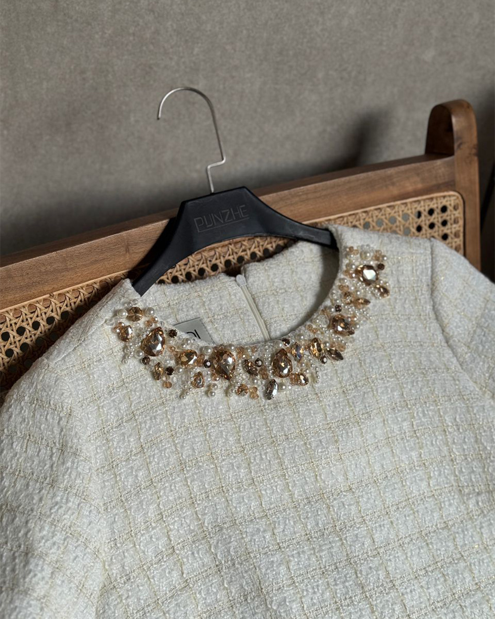 پیراهن یقه سنگ شنل