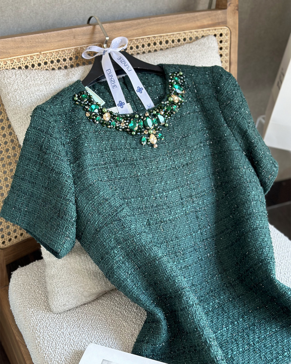 پیراهن یقه سنگ شنل