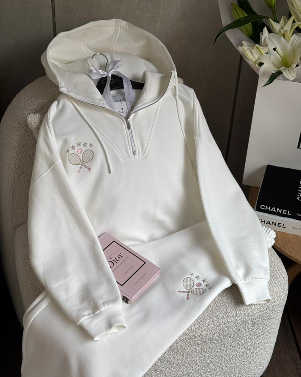 ست تنیس کلاهدار