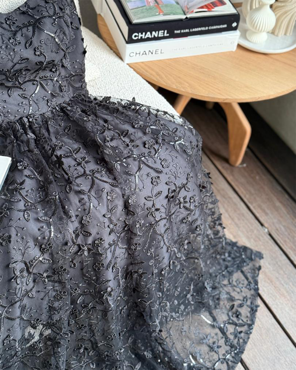 پیراهن دکلته گل برجسته