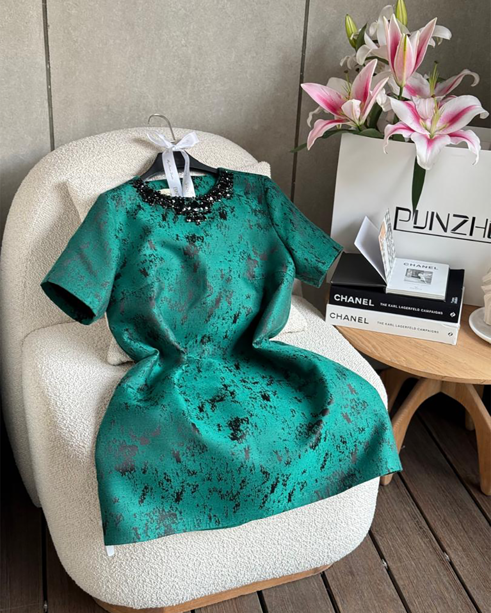 پیراهن شنل یقه سنگ سبز