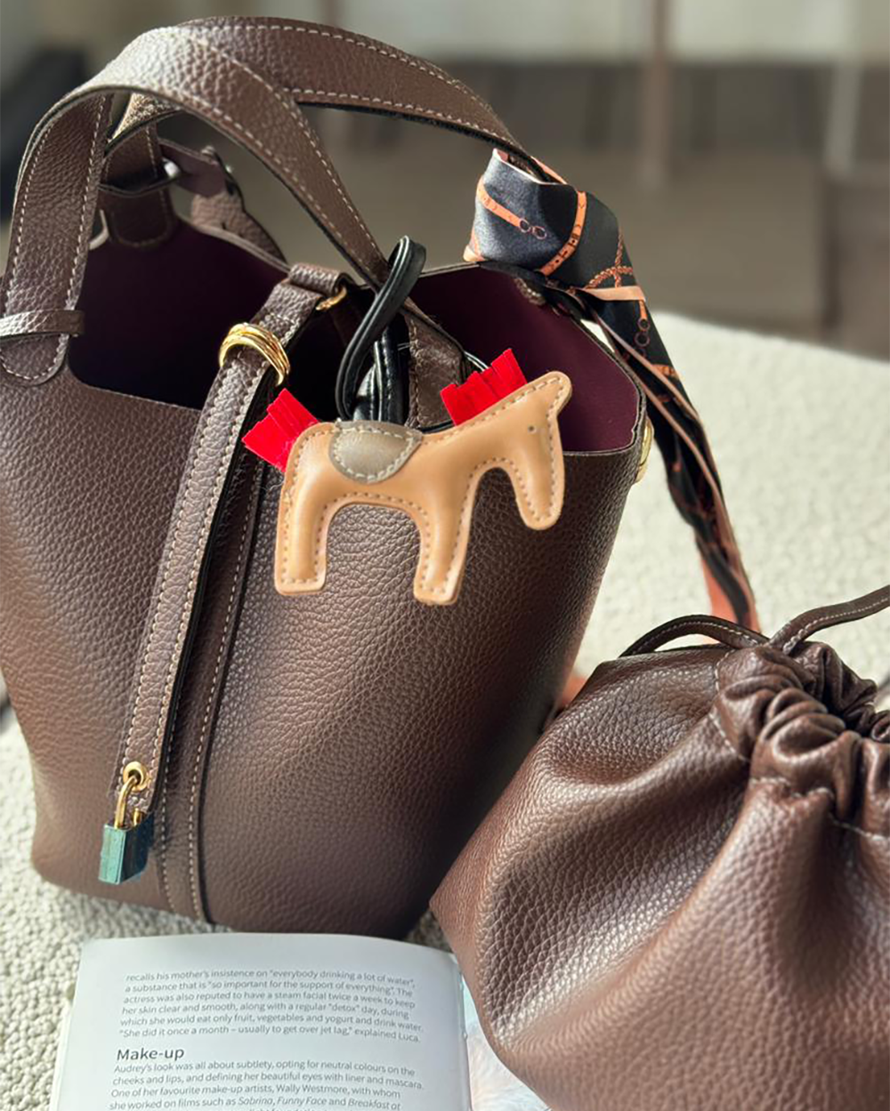 کیف جمع شو چارم دار