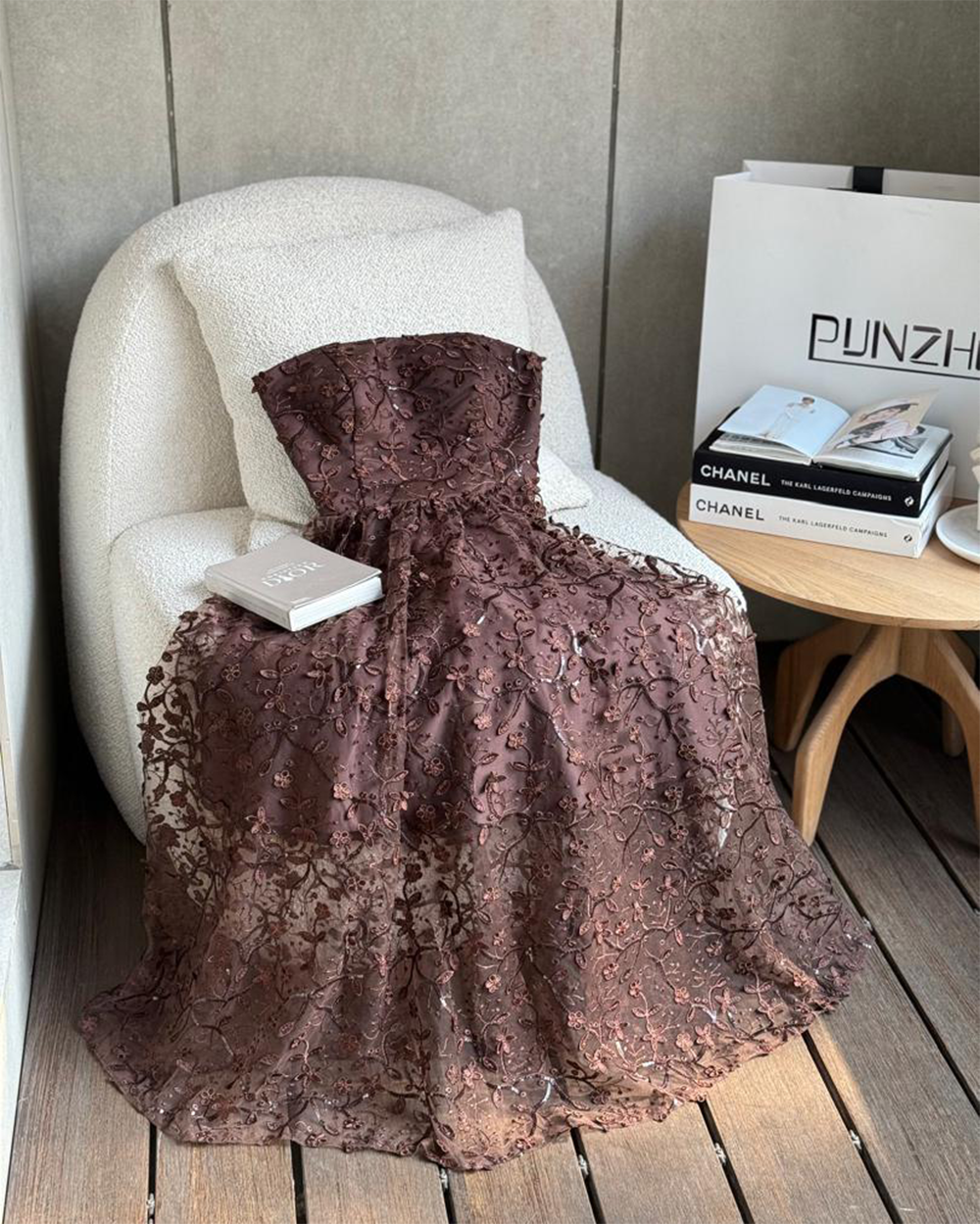 پیراهن دکلته گل برجسته