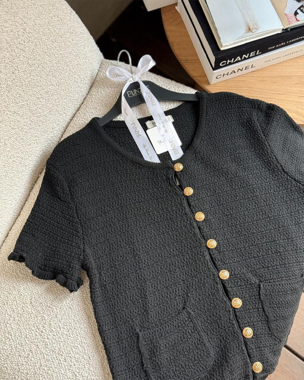 بافت دکمه طلایی