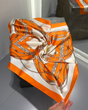 روسری ابریشم طرح دار