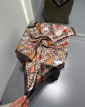 روسری ابریشم طرح دار
